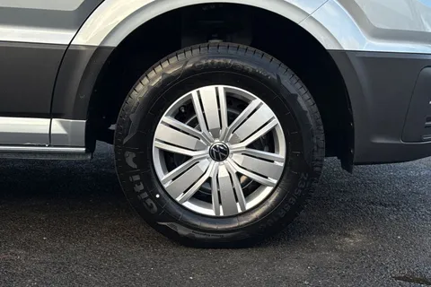 BT75EDV Volkswagen Crafter 2.0 TDI 140PS Commerce Plus High Roof Auto-Twin Slider Thumbnail #10