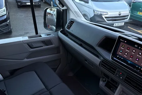 BT75EDV Volkswagen Crafter 2.0 TDI 140PS Commerce Plus High Roof Auto-Twin Slider Thumbnail #20