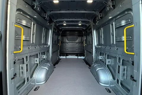 BT75EDV Volkswagen Crafter 2.0 TDI 140PS Commerce Plus High Roof Auto-Twin Slider Thumbnail #43