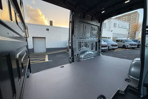 BT75EDV Volkswagen Crafter 2.0 TDI 140PS Commerce Plus High Roof Auto-Twin Slider Thumbnail #47