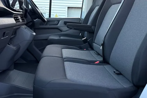 BT75EDV Volkswagen Crafter 2.0 TDI 140PS Commerce Plus High Roof Auto-Twin Slider Thumbnail #50