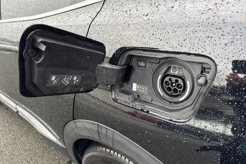 BJ72RBF PEUGEOT 3008 1.6 13.2kWh GT Premium e-EAT Euro 6 (s/s) 5dr Thumbnail #36