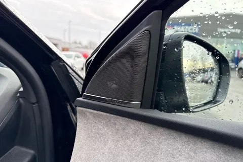 BJ72RBF PEUGEOT 3008 1.6 13.2kWh GT Premium e-EAT Euro 6 (s/s) 5dr Thumbnail #37