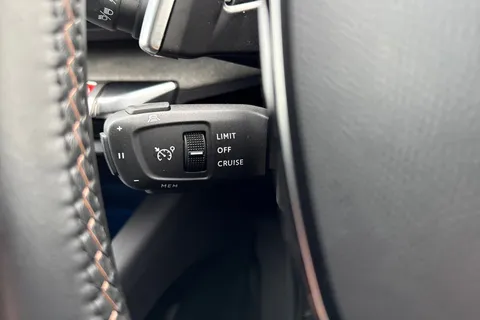 BJ72RBF PEUGEOT 3008 1.6 13.2kWh GT Premium e-EAT Euro 6 (s/s) 5dr Thumbnail #41