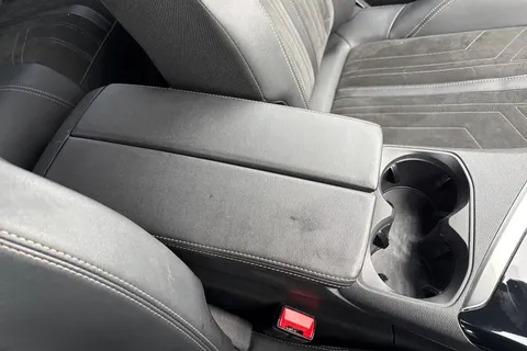 BJ72RBF PEUGEOT 3008 1.6 13.2kWh GT Premium e-EAT Euro 6 (s/s) 5dr Thumbnail #59