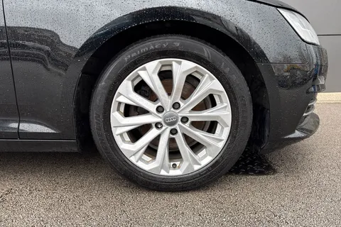 OY67GOJ Audi A4 Avant 2.0 TDI ultra SE Euro 6 (s/s) 5dr Thumbnail #9