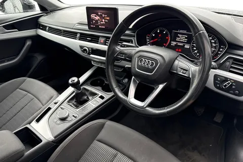 OY67GOJ Audi A4 Avant 2.0 TDI ultra SE Euro 6 (s/s) 5dr Thumbnail #13