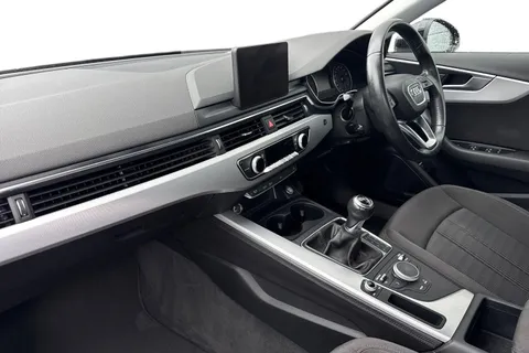 OY67GOJ Audi A4 Avant 2.0 TDI ultra SE Euro 6 (s/s) 5dr Thumbnail #14