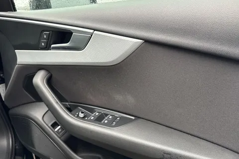 OY67GOJ Audi A4 Avant 2.0 TDI ultra SE Euro 6 (s/s) 5dr Thumbnail #20