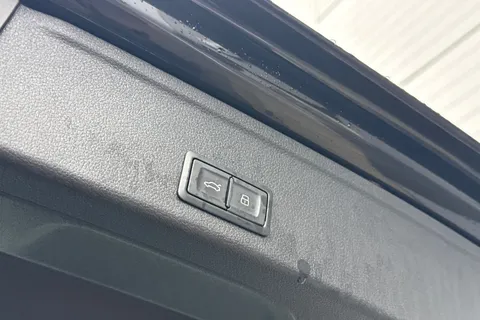 OY67GOJ Audi A4 Avant 2.0 TDI ultra SE Euro 6 (s/s) 5dr Thumbnail #35