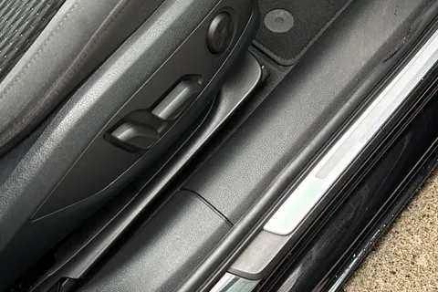 OY67GOJ Audi A4 Avant 2.0 TDI ultra SE Euro 6 (s/s) 5dr Thumbnail #38