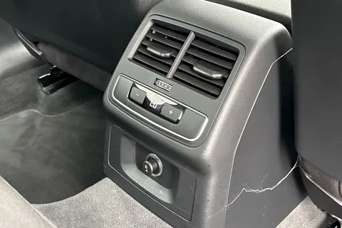 OY67GOJ Audi A4 Avant 2.0 TDI ultra SE Euro 6 (s/s) 5dr Thumbnail #46