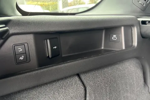 KO74MLU Land Rover Discovery Sport 2.0 D200 Dynamic HSE 5dr Auto [7 Seat] Thumbnail #27