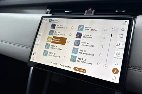 KO74MLU Land Rover Discovery Sport 2.0 D200 Dynamic HSE 5dr Auto [7 Seat] Thumbnail #35