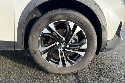 SD72WJL PEUGEOT e-2008 50kWh GT Auto 5dr (7kW Charger) Thumbnail #9