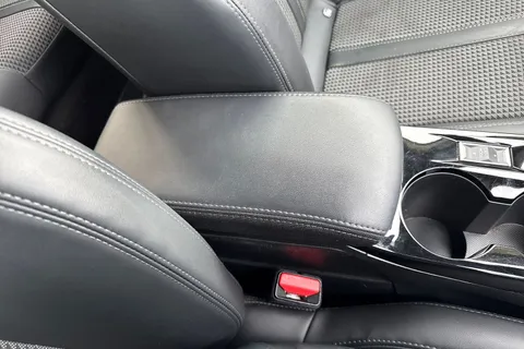 SD72WJL PEUGEOT e-2008 50kWh GT Auto 5dr (7kW Charger) Thumbnail #60