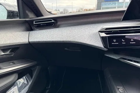 KO74ZZM PEUGEOT 3008 1.2 HYBRID GT e-DSC6 Euro 6 (s/s) 5dr Thumbnail #19