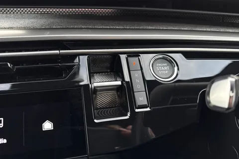 KO74ZZM PEUGEOT 3008 1.2 HYBRID GT e-DSC6 Euro 6 (s/s) 5dr Thumbnail #22