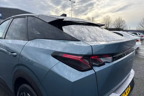 KO74ZZM PEUGEOT 3008 1.2 HYBRID GT e-DSC6 Euro 6 (s/s) 5dr Thumbnail #30