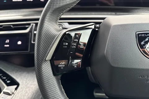 KO74ZZM PEUGEOT 3008 1.2 HYBRID GT e-DSC6 Euro 6 (s/s) 5dr Thumbnail #38