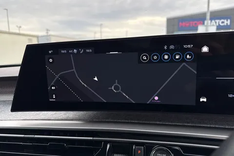 KO74ZZM PEUGEOT 3008 1.2 HYBRID GT e-DSC6 Euro 6 (s/s) 5dr Thumbnail #48