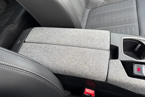 KO74ZZM PEUGEOT 3008 1.2 HYBRID GT e-DSC6 Euro 6 (s/s) 5dr Thumbnail #59