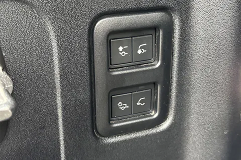 KS24BZO Land Rover Defender 110 2.0 P400e X-Dynamic HSE 5dr Thumbnail #28