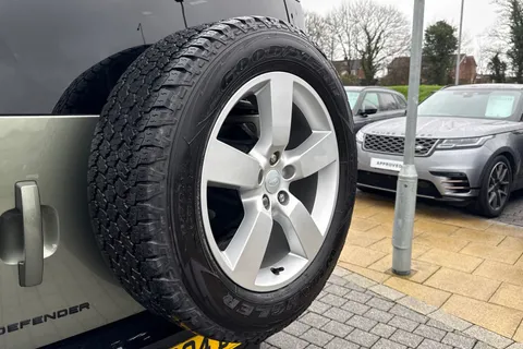 KS24BZO Land Rover Defender 110 2.0 P400e X-Dynamic HSE 5dr Thumbnail #30