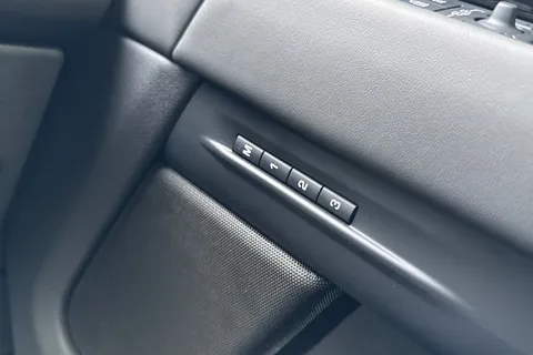 KW74YXH Land Rover Range Rover Evoque 2.0 D200 Dynamic HSE 5dr Thumbnail #26