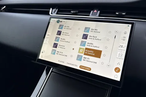 KW74YXH Land Rover Range Rover Evoque 2.0 D200 Dynamic HSE 5dr Thumbnail #35