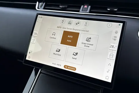 KW74YXH Land Rover Range Rover Evoque 2.0 D200 Dynamic HSE 5dr Thumbnail #38