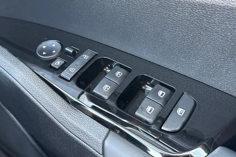 DF72GXR Kia Sportage 1.6 T-GDi 3 Euro 6 (s/s) 5dr Thumbnail #37