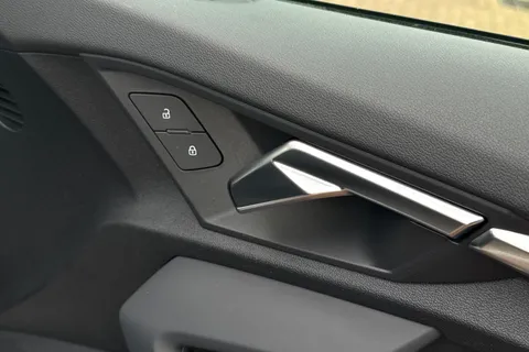 BP23UNS Audi S3 TFSI 310 PS S tronic Thumbnail #43