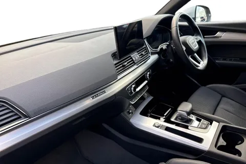 DK71WKT Audi Q5 S line 45 TFSI quattro 265 PS S tronic Thumbnail #16