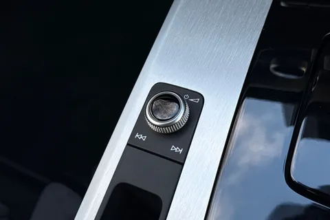 DK71WKT Audi Q5 S line 45 TFSI quattro 265 PS S tronic Thumbnail #50