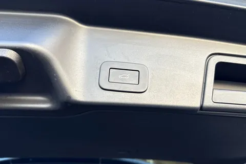 KT73FPP Land Rover Range Rover Evoque 1.5 P300e Dynamic HSE 5dr Thumbnail #31