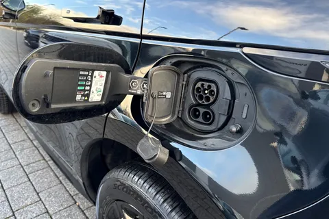 KT73FPP Land Rover Range Rover Evoque 1.5 P300e Dynamic HSE 5dr Thumbnail #32