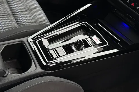 BP24WXK Volkswagen Golf 1.4 TSI GTE 5dr DSG Thumbnail #24