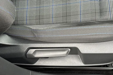 BP24WXK Volkswagen Golf 1.4 TSI GTE 5dr DSG Thumbnail #35