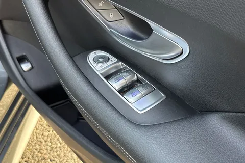 LR69OPX Mercedes-Benz E Class 2.0 E220d AMG Line G-Tronic+ Euro 6 (s/s) 2dr Thumbnail #19