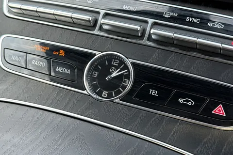 LR69OPX Mercedes-Benz E Class 2.0 E220d AMG Line G-Tronic+ Euro 6 (s/s) 2dr Thumbnail #38