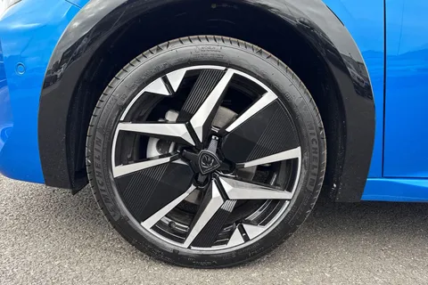 DF75OMG PEUGEOT e-208 51kWh GT Premium Auto 5dr (7.4kW Charger) Thumbnail #11