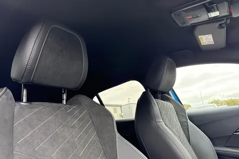 DF75OMG PEUGEOT e-208 51kWh GT Premium Auto 5dr (7.4kW Charger) Thumbnail #23