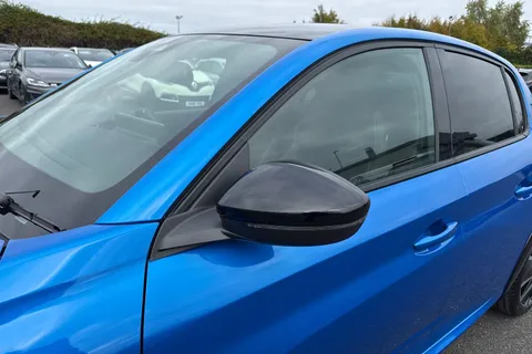 DF75OMG PEUGEOT e-208 51kWh GT Premium Auto 5dr (7.4kW Charger) Thumbnail #28