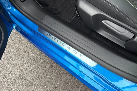 DF75OMG PEUGEOT e-208 51kWh GT Premium Auto 5dr (7.4kW Charger) Thumbnail #38
