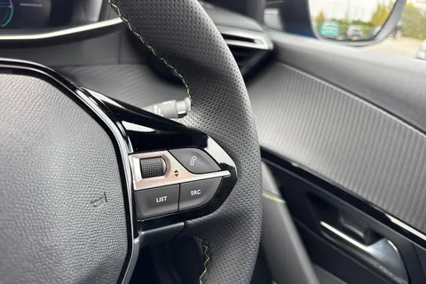 DF75OMG PEUGEOT e-208 51kWh GT Premium Auto 5dr (7.4kW Charger) Thumbnail #41