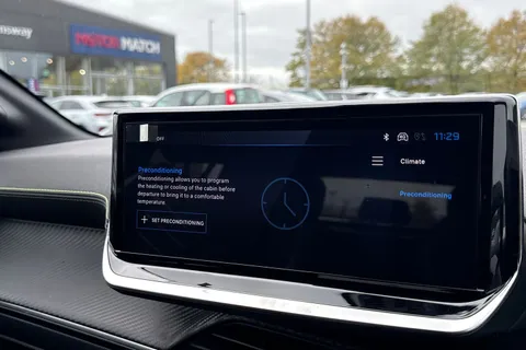 DF75OMG PEUGEOT e-208 51kWh GT Premium Auto 5dr (7.4kW Charger) Thumbnail #54