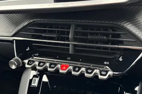 DF75OMG PEUGEOT e-208 51kWh GT Premium Auto 5dr (7.4kW Charger) Thumbnail #55