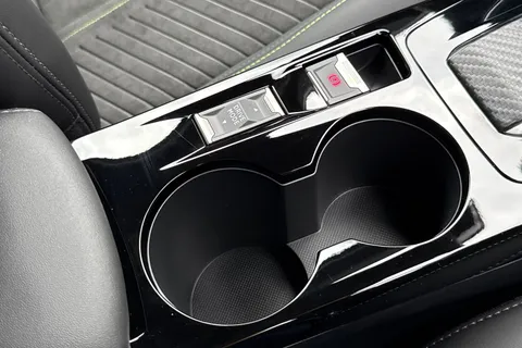 DF75OMG PEUGEOT e-208 51kWh GT Premium Auto 5dr (7.4kW Charger) Thumbnail #59