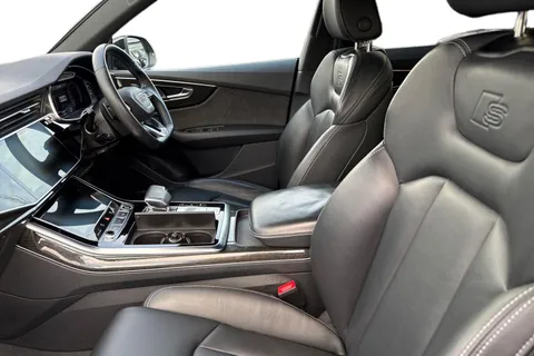 16 of 59 for Audi Q8 Black Edition 55 TFSI quattro 340 PS tiptronic